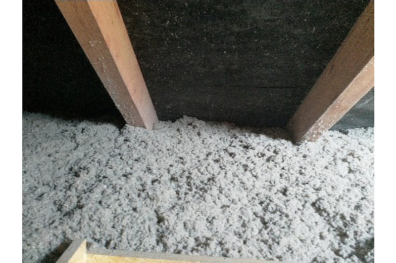 Rozdíly izolačních materiálů – druhy izolací, výhody a vhodnost použití u jednotlivých druhů